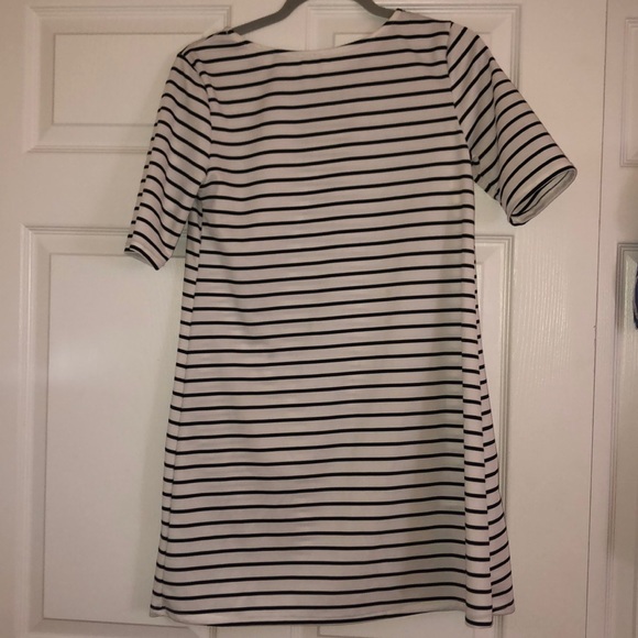 Cute striped dress with pockets! - Picture 2 of 2